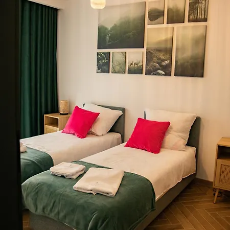 Forest Nad Morzem Z Jacuzzi 아파트