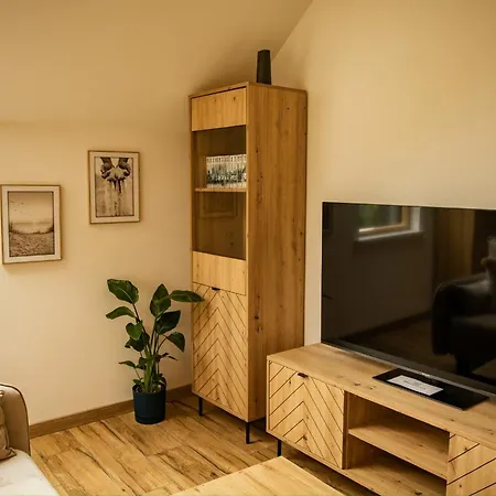 Forest Nad Morzem Z Jacuzzi 아파트