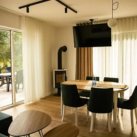 Forest Nad Morzem Z Jacuzzi 아파트 *