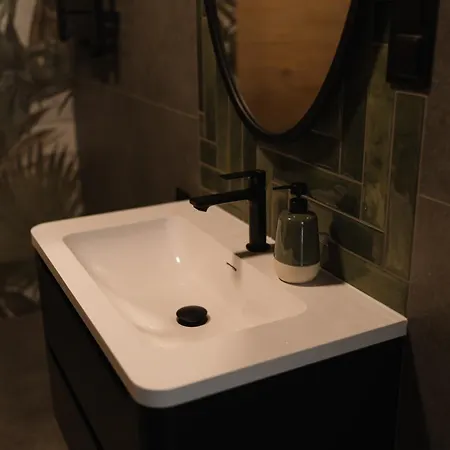 Forest Nad Morzem Z Jacuzzi 아파트