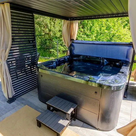 Forest Nad Morzem Z Jacuzzi